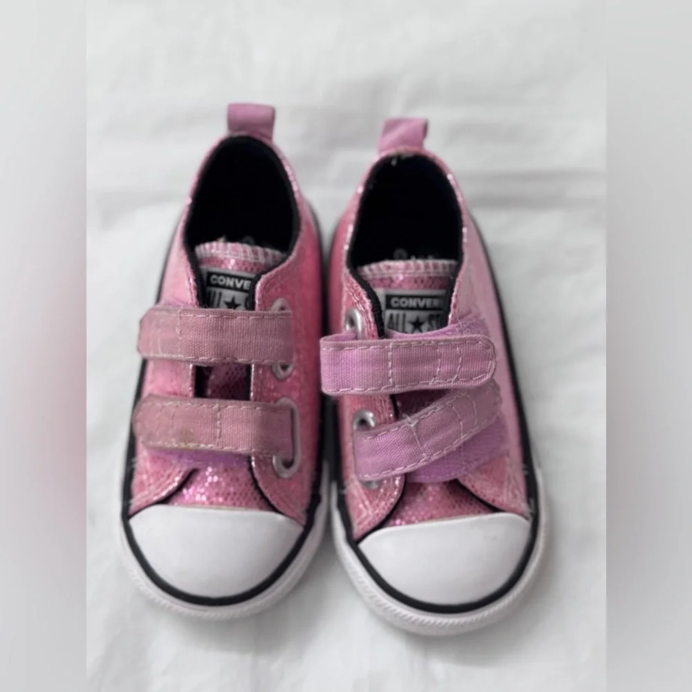 Converse‎ Pink Canvas Sneakers with Velcro Straps Size 5